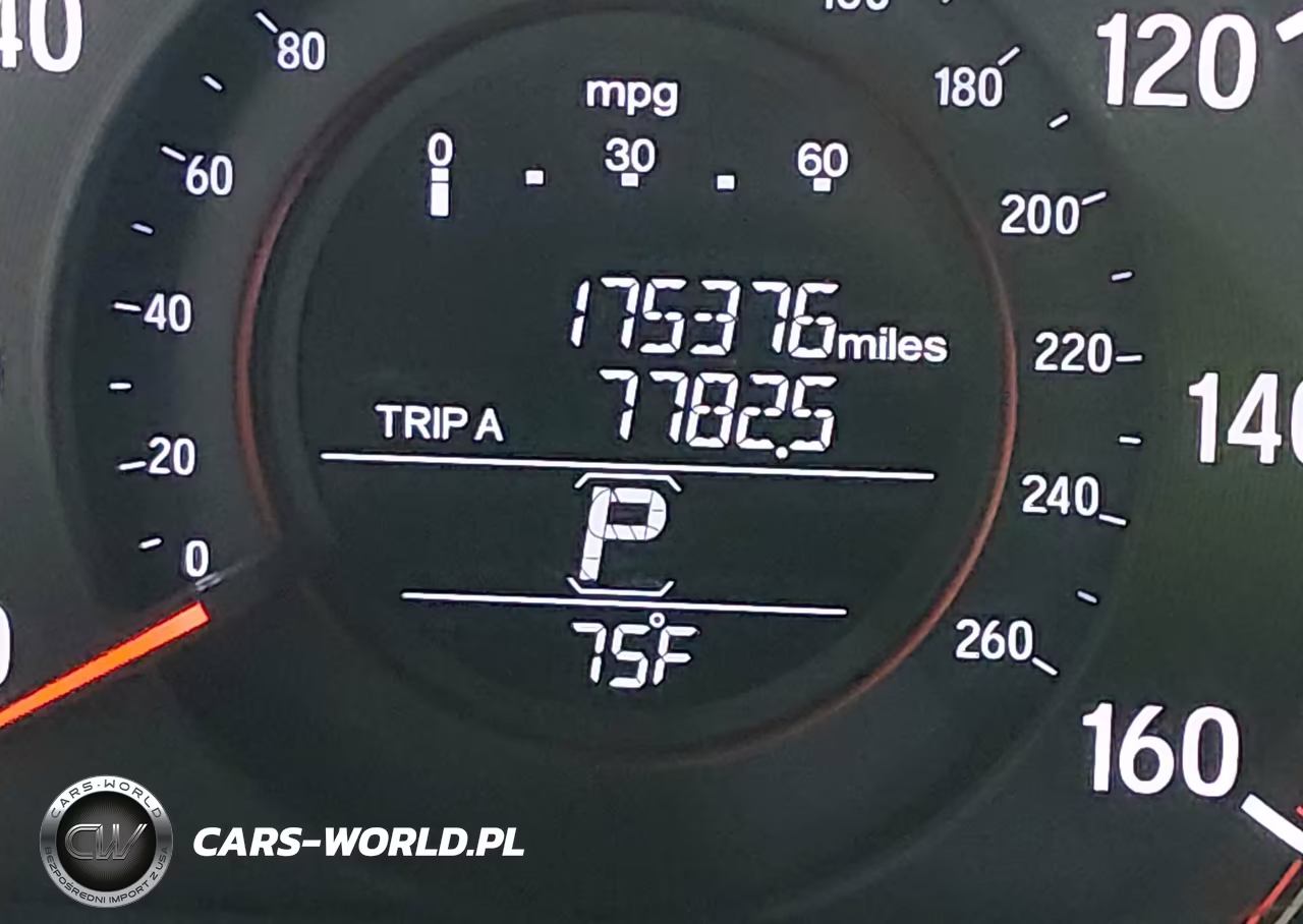 2017 Honda Accord Sport VIN:1HGCR2F5XHA108392 - 15