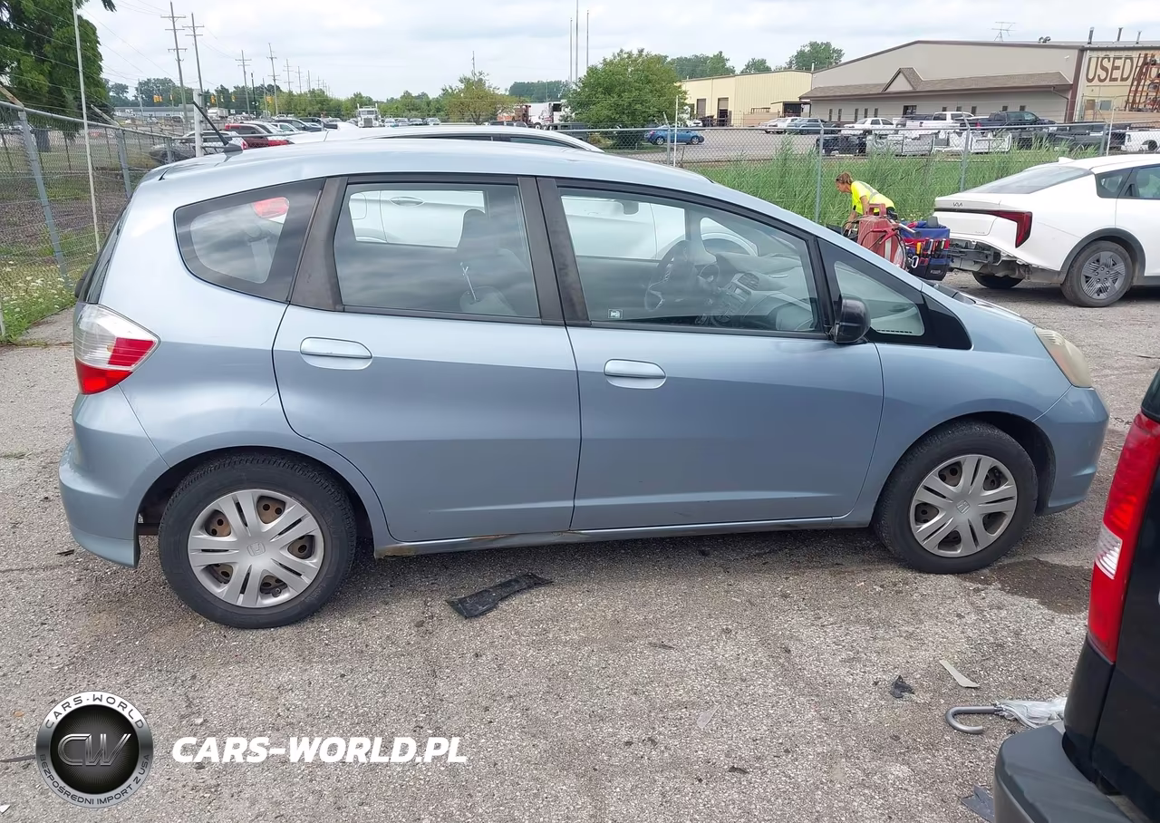 2011 Honda Fit VIN:JHMGE8H36BC023859 - 13