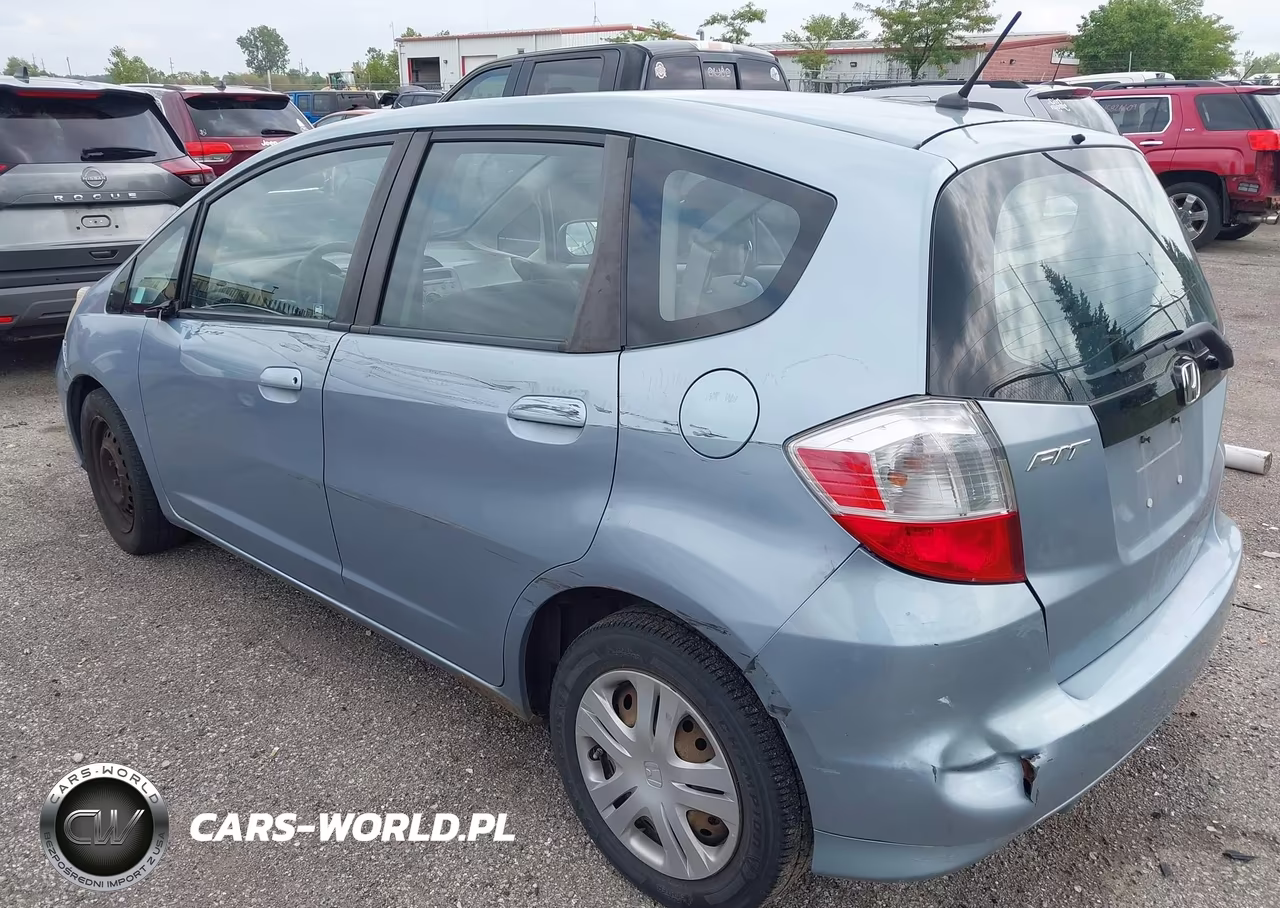 2011 Honda Fit VIN:JHMGE8H36BC023859 - 3