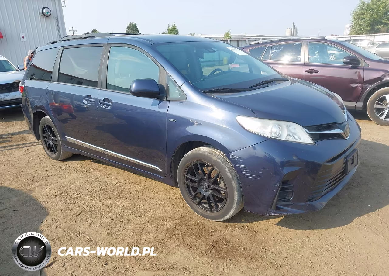 2018 Toyota Sienna Le 7 Passenger