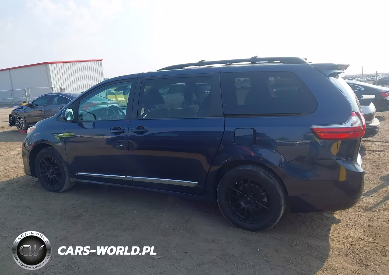 2018 Toyota Sienna Le 7 Passenger VIN:5TDJZ3DC1JS198179 - 15