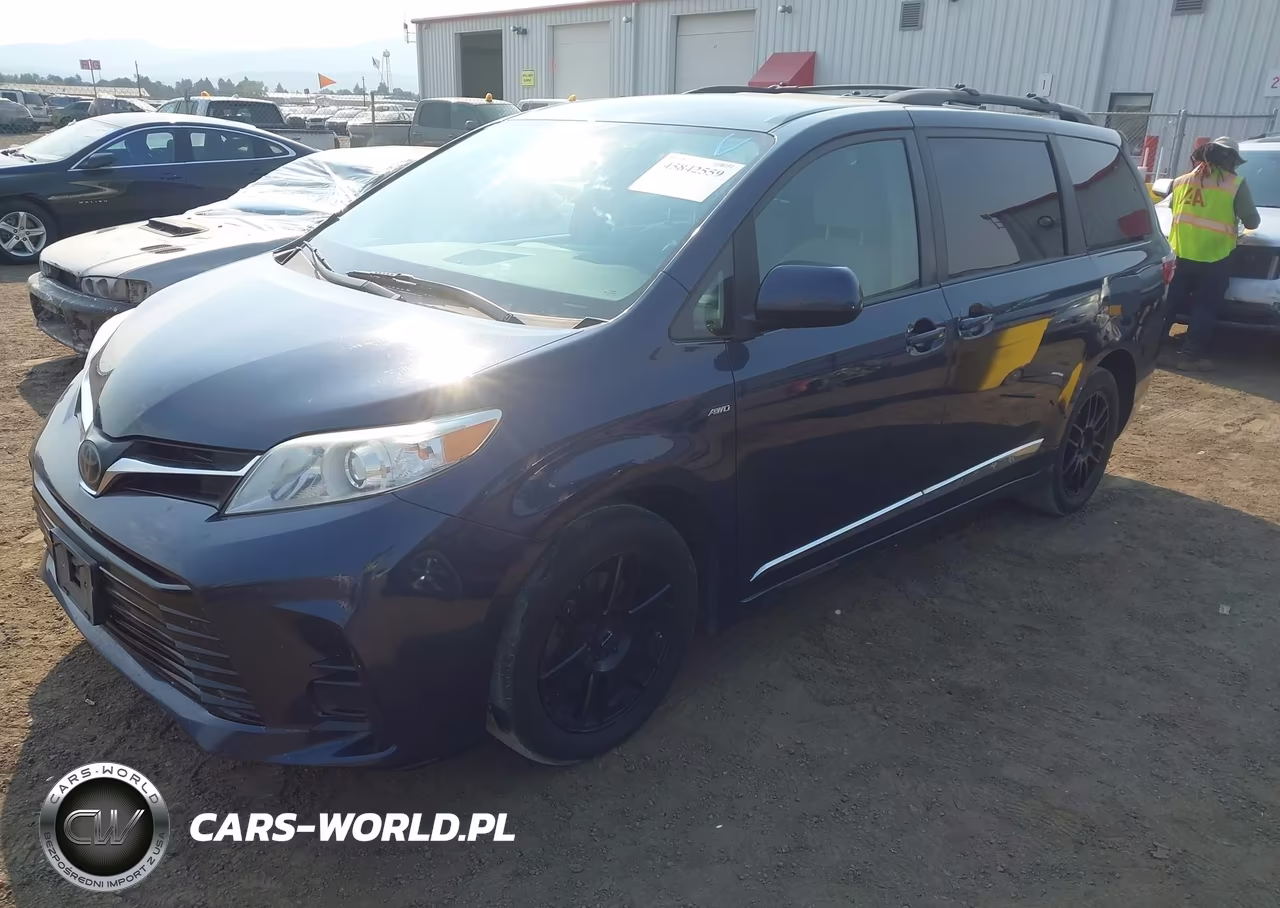 2018 Toyota Sienna Le 7 Passenger VIN:5TDJZ3DC1JS198179 - 2