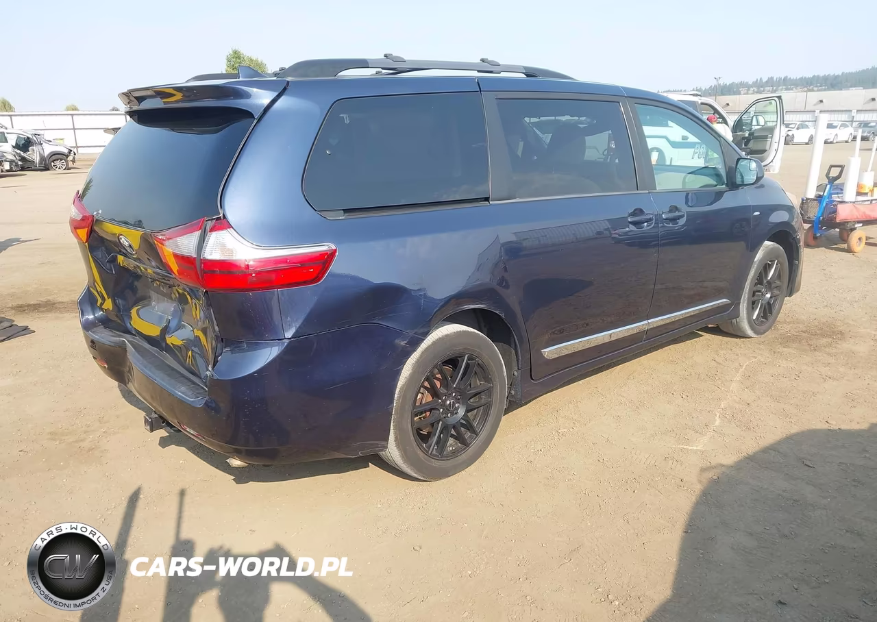 2018 Toyota Sienna Le 7 Passenger VIN:5TDJZ3DC1JS198179 - 4
