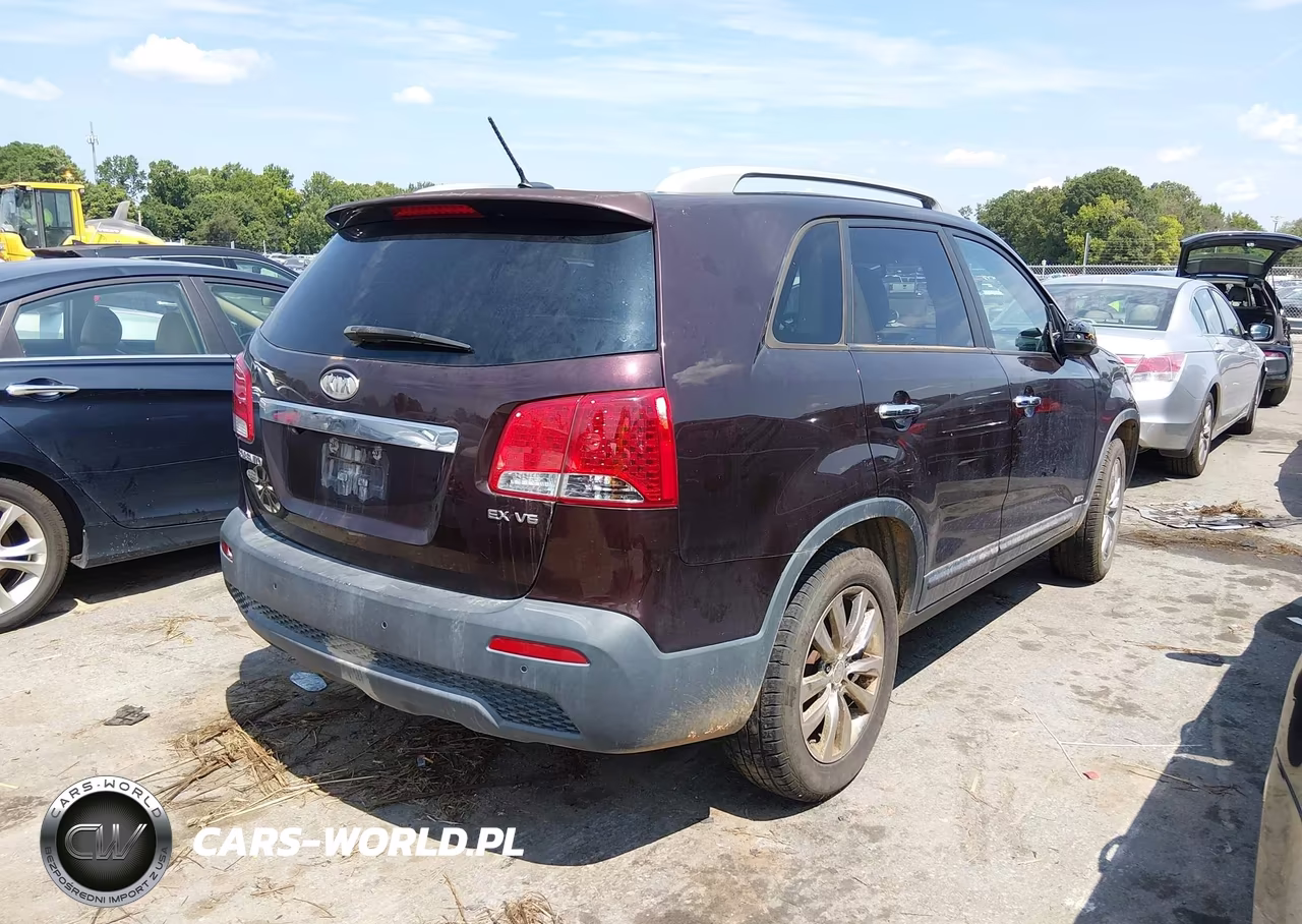 2011 Kia Sorento Ex V6 VIN:5XYKUDA25BG097990 - 4