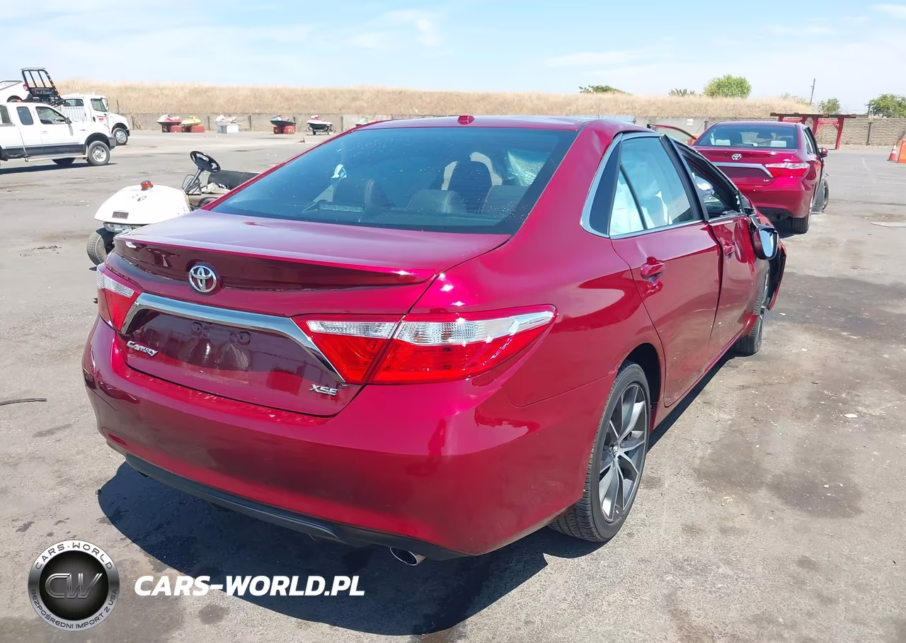 2017 Toyota Camry Xse VIN:4T1BF1FK4HU752712 - 4