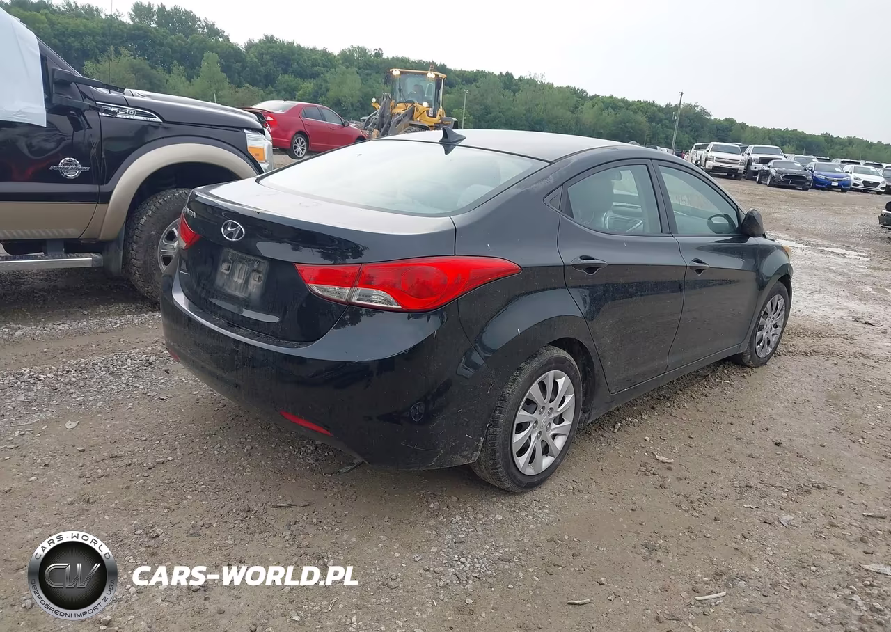 2011 Hyundai Elantra Gls VIN:5NPDH4AE1BH035938 - 4