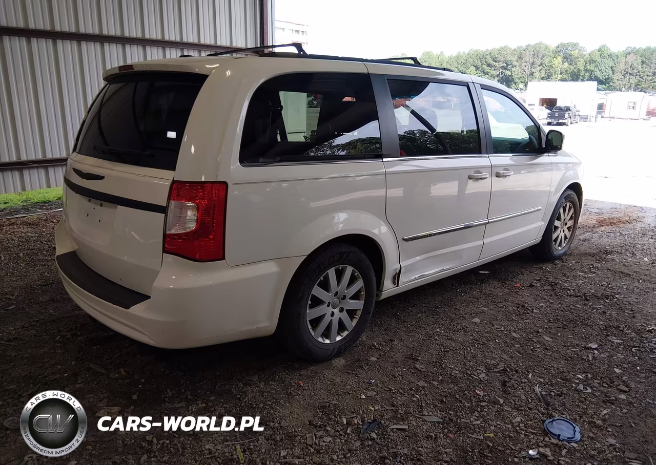 2011 Chrysler Town & Country Touring-L VIN:2A4RR8DG3BR616040 - 4