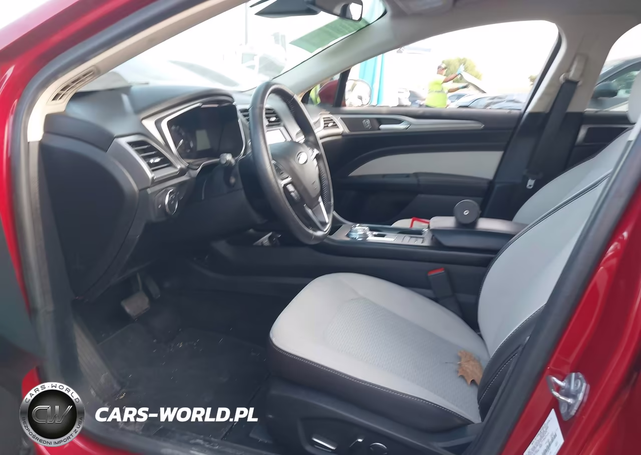 2020 Ford Fusion Se VIN:3FA6P0HD9LR113257 - 5