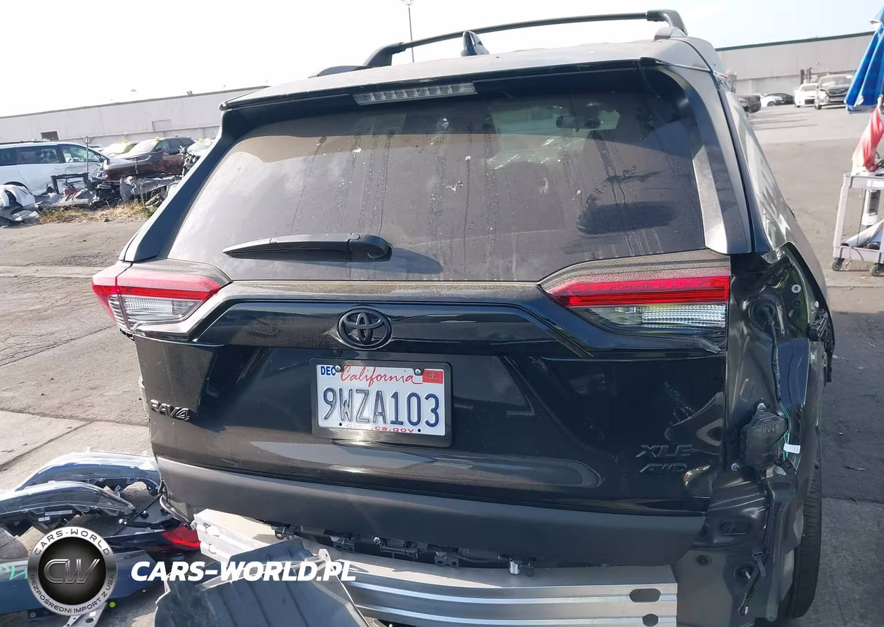 2025 Toyota Rav4 Xle Premium VIN:2T3A1RFVXSC576686 - 17