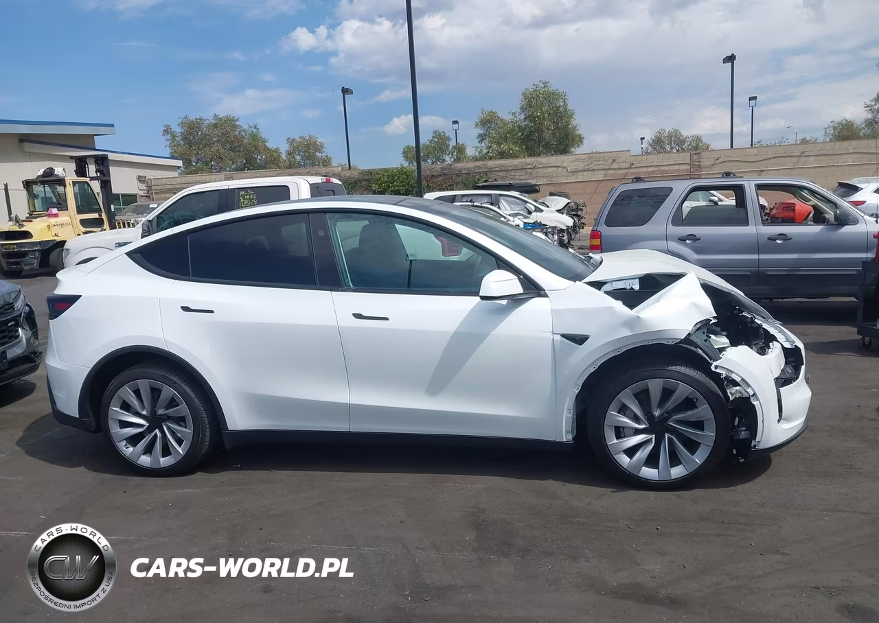 2026 Tesla Model Y Premium Rear-Wheel Drive-Rear-Wheel Drive VIN:7SAYGDED9TF548332 - 13