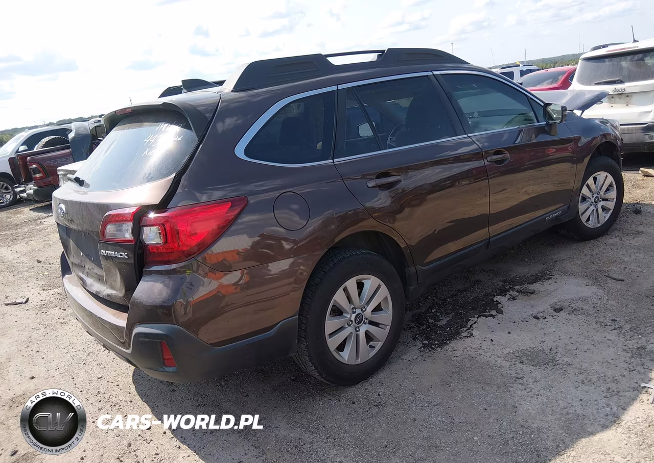 2019 Subaru Outback 2.5I Premium VIN:4S4BSAFC7K3378582 - 4