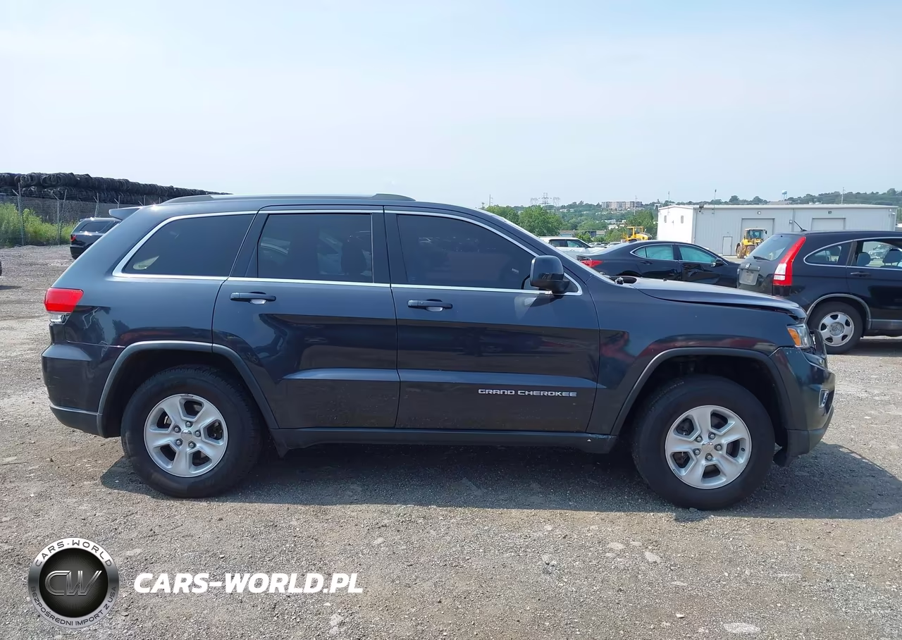 2015 Jeep Grand Cherokee Laredo VIN:1C4RJFAG3FC806411 - 13