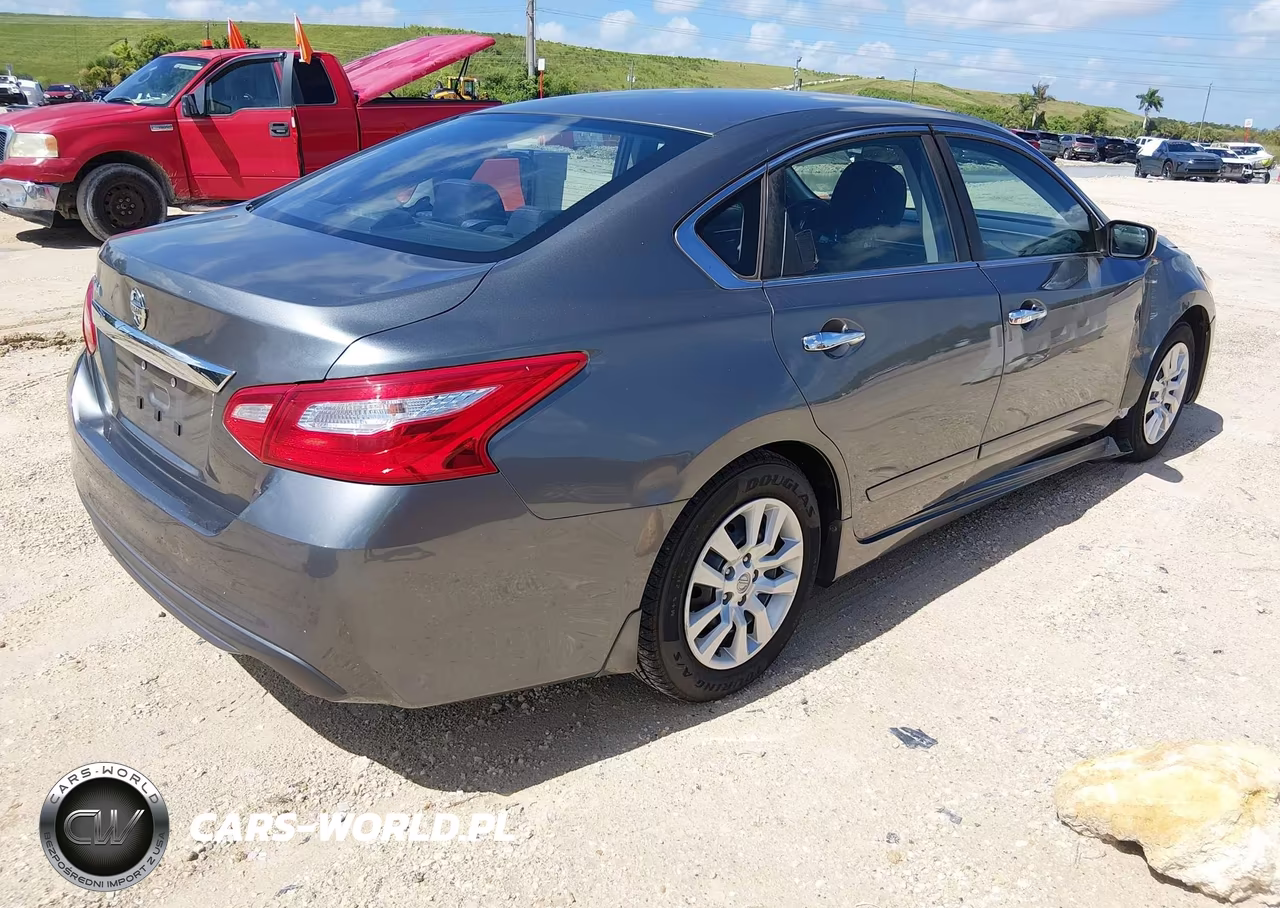 2016 Nissan Altima 2.5 S VIN:1N4AL3AP1GC119831 - 4