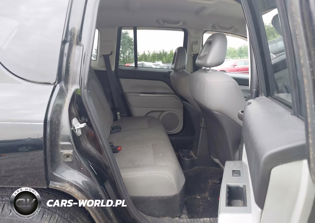 2007 Jeep Compass Sport VIN:1J8FF47WX7D123732 - 8