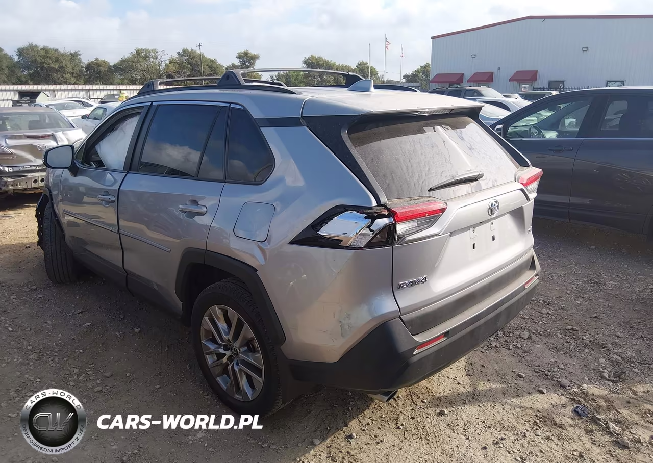 2023 Toyota Rav4 Xle Premium VIN:2T3C1RFV8PC217997 - 3