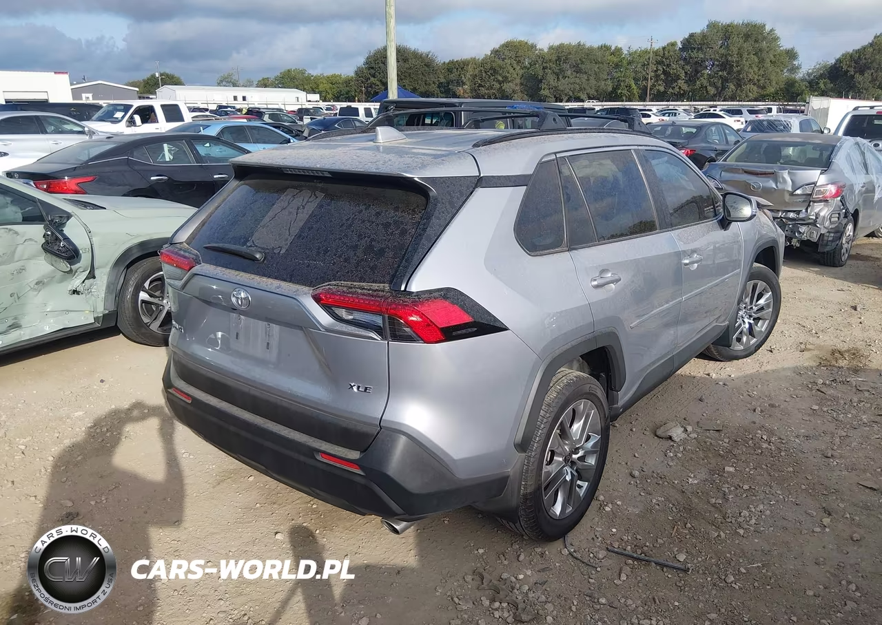2023 Toyota Rav4 Xle Premium VIN:2T3C1RFV8PC217997 - 4