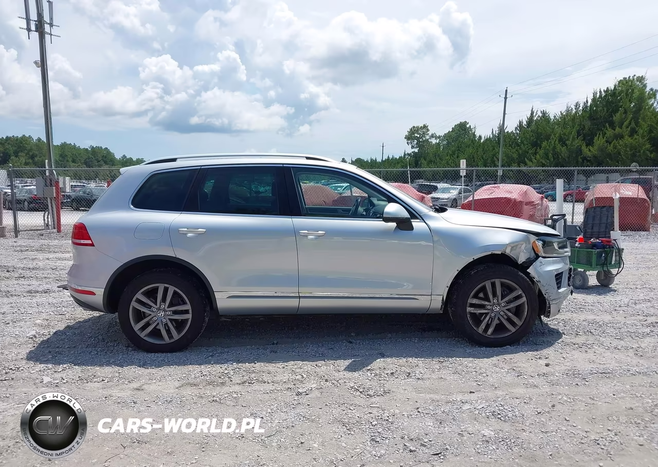 2016 Volkswagen Touareg Tdi Lux VIN:WVGEP9BP3GD002761 - 14