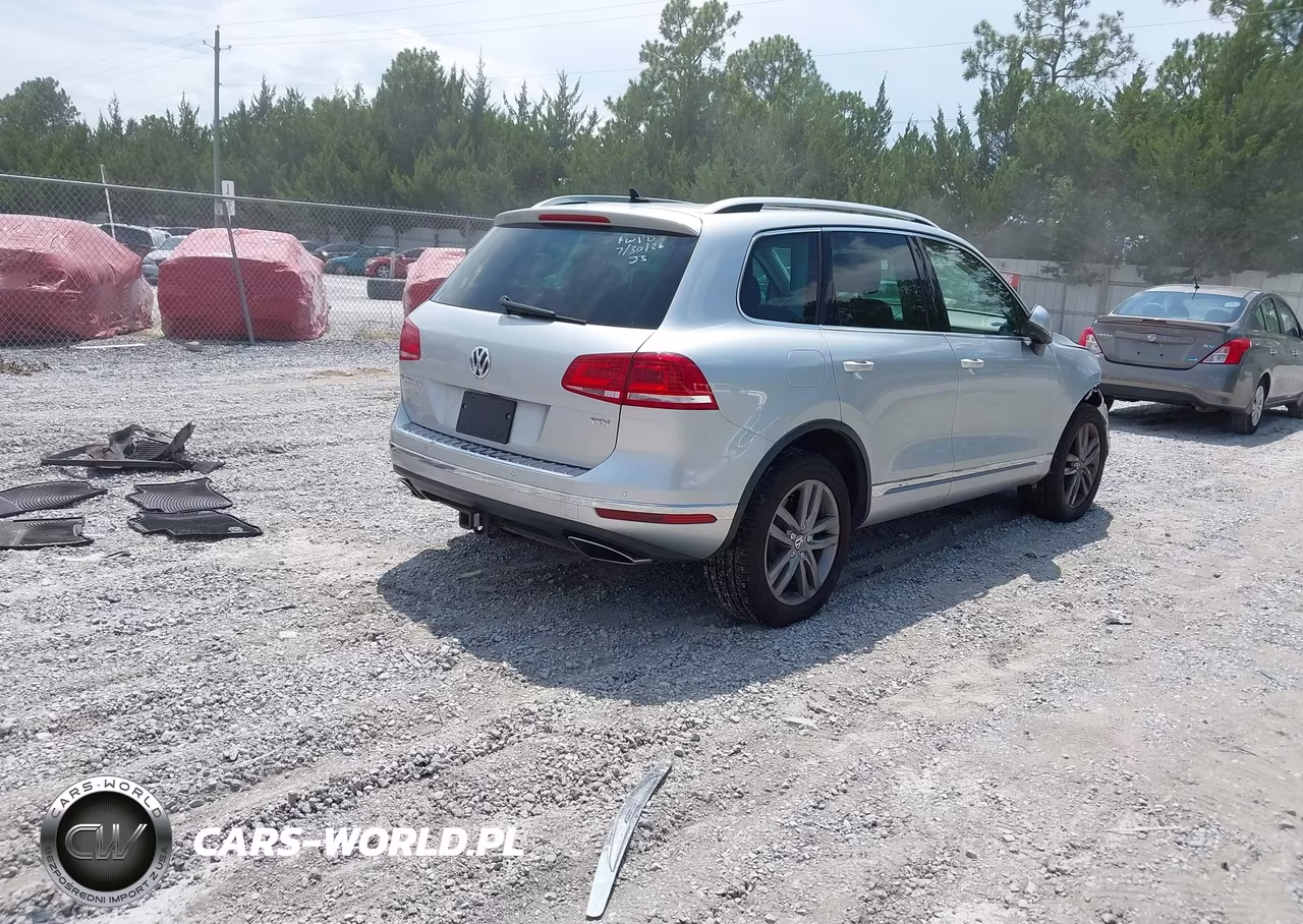 2016 Volkswagen Touareg Tdi Lux VIN:WVGEP9BP3GD002761 - 4