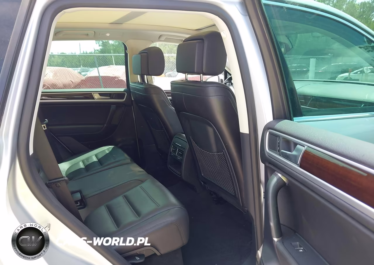 2016 Volkswagen Touareg Tdi Lux VIN:WVGEP9BP3GD002761 - 8