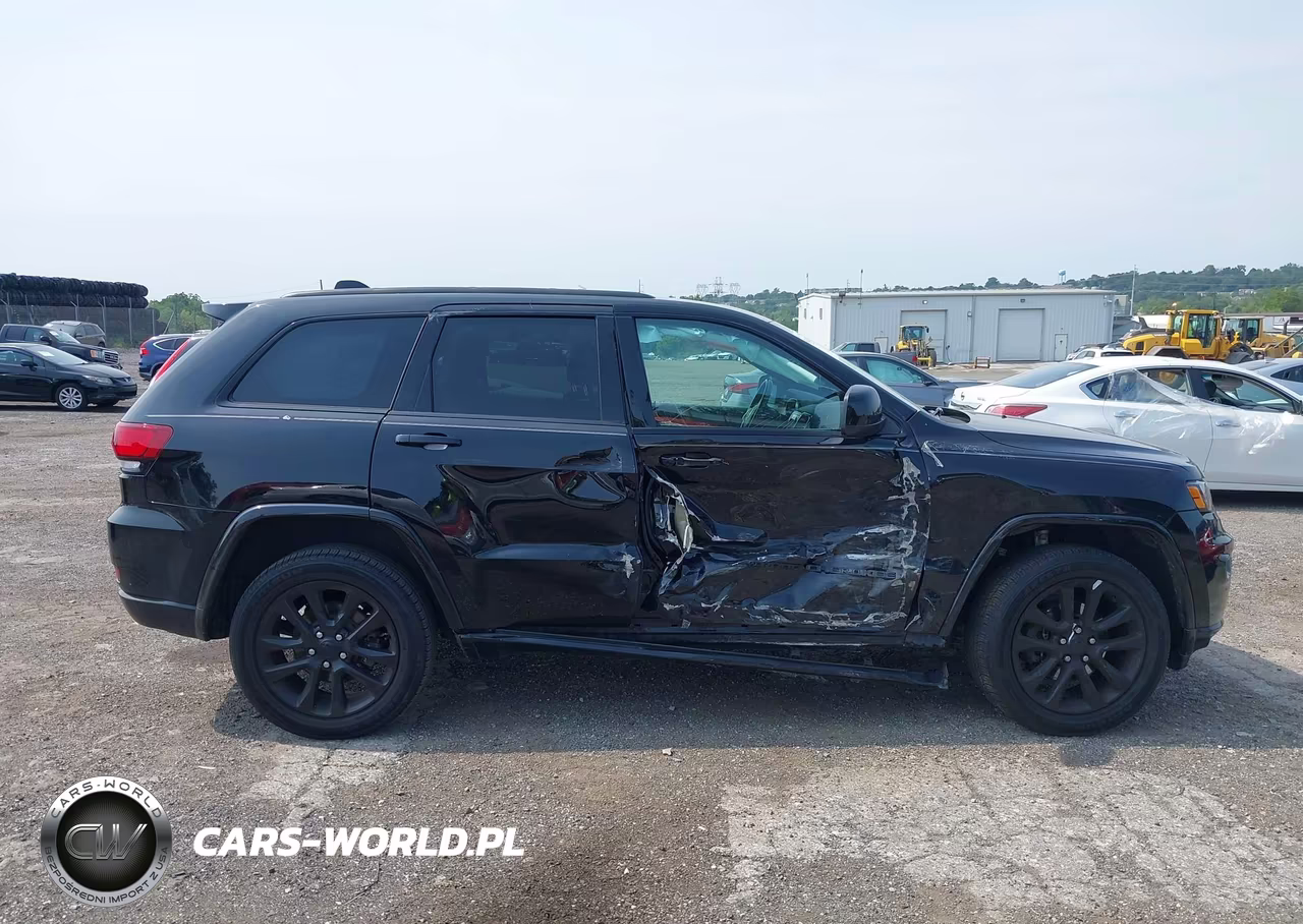 2020 Jeep Grand Cherokee Altitude 4X4 VIN:1C4RJFAG1LC362621 - 13