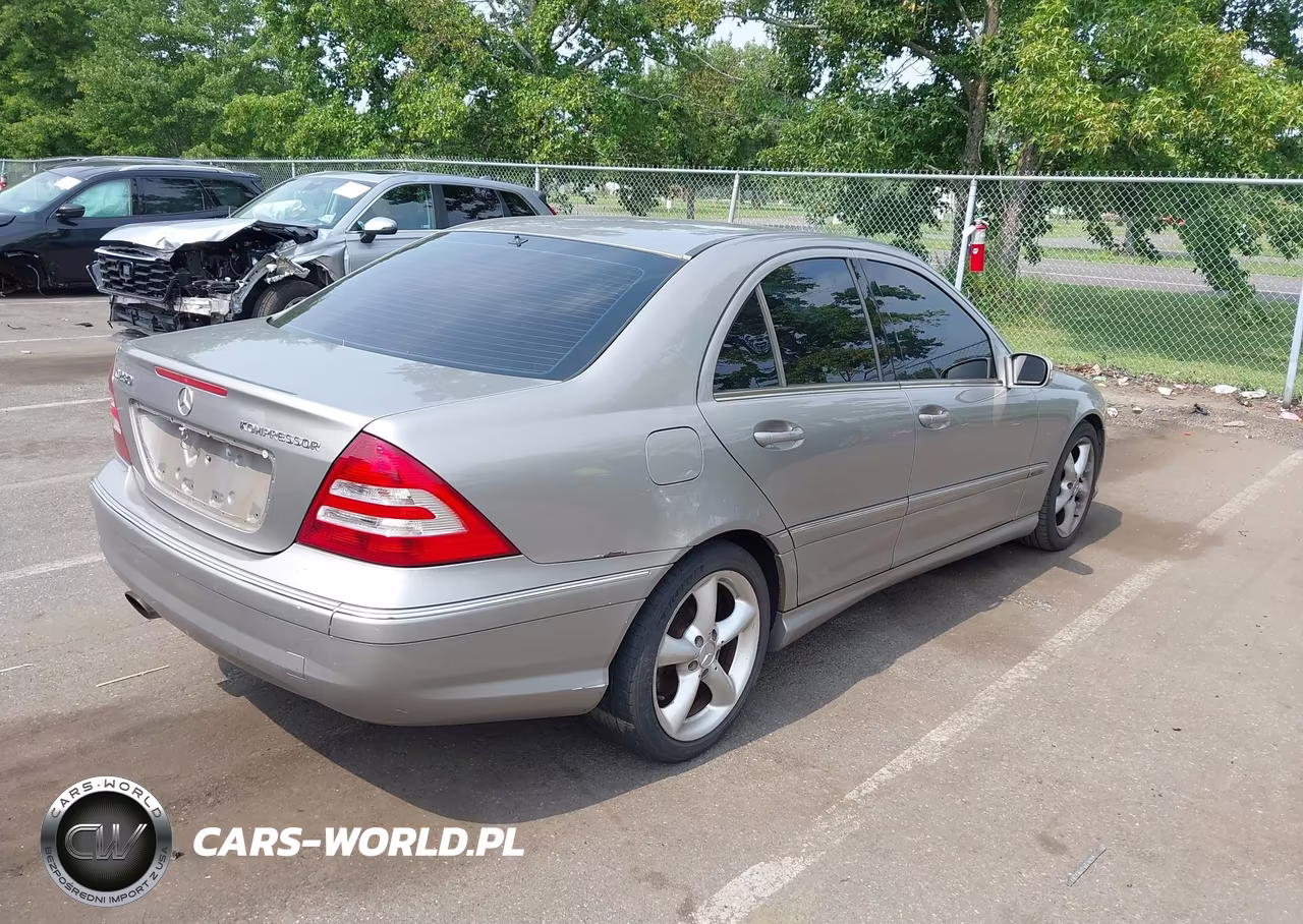 2005 Mercedes-Benz C 230 Kompressor Sport VIN:WDBRF40J65F589953 - 4