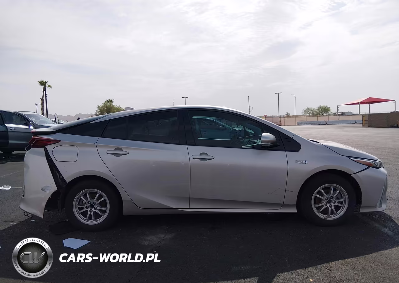 2017 Toyota Prius Prime Plus VIN:JTDKARFP8H3058284 - 13