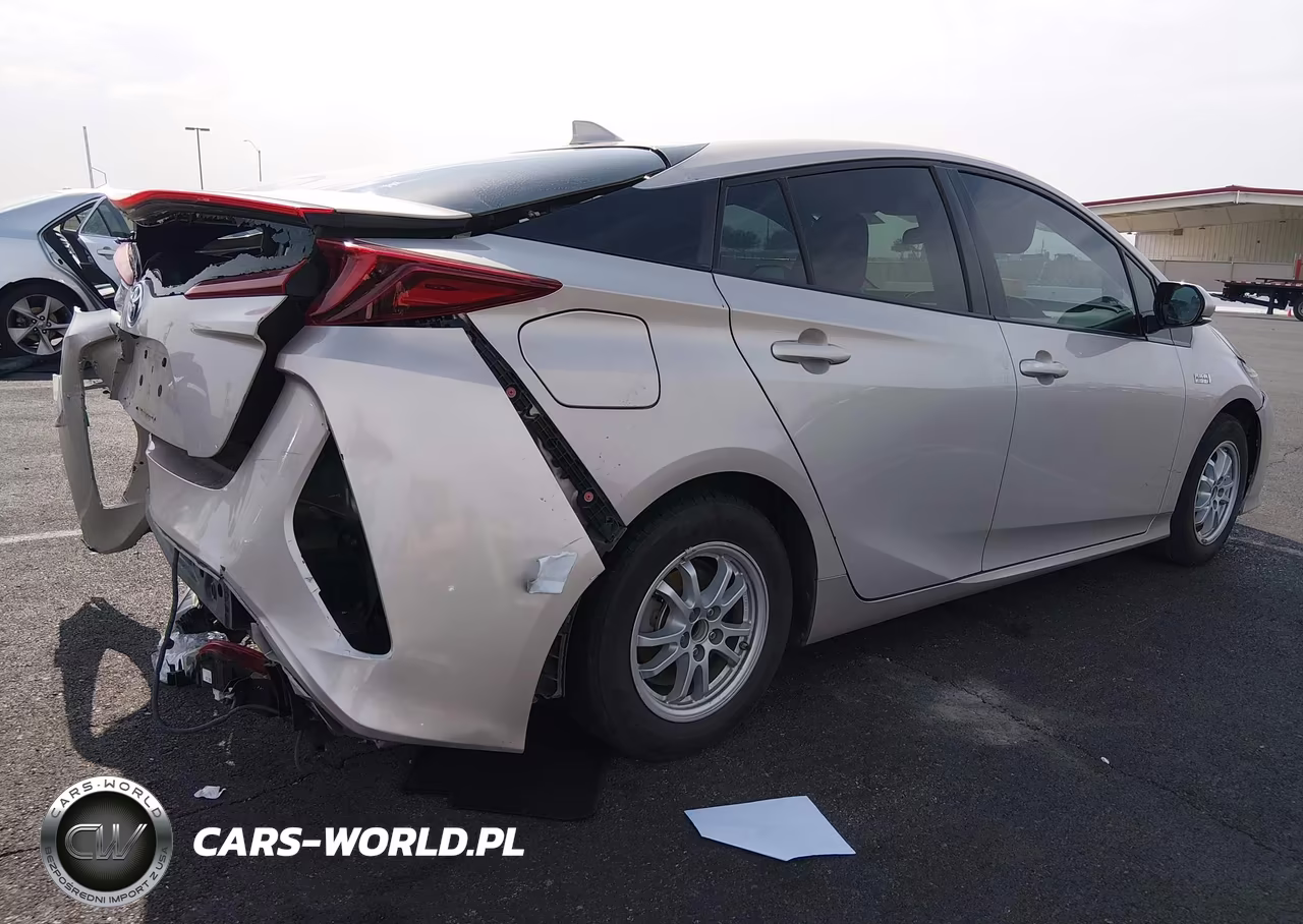 2017 Toyota Prius Prime Plus VIN:JTDKARFP8H3058284 - 4