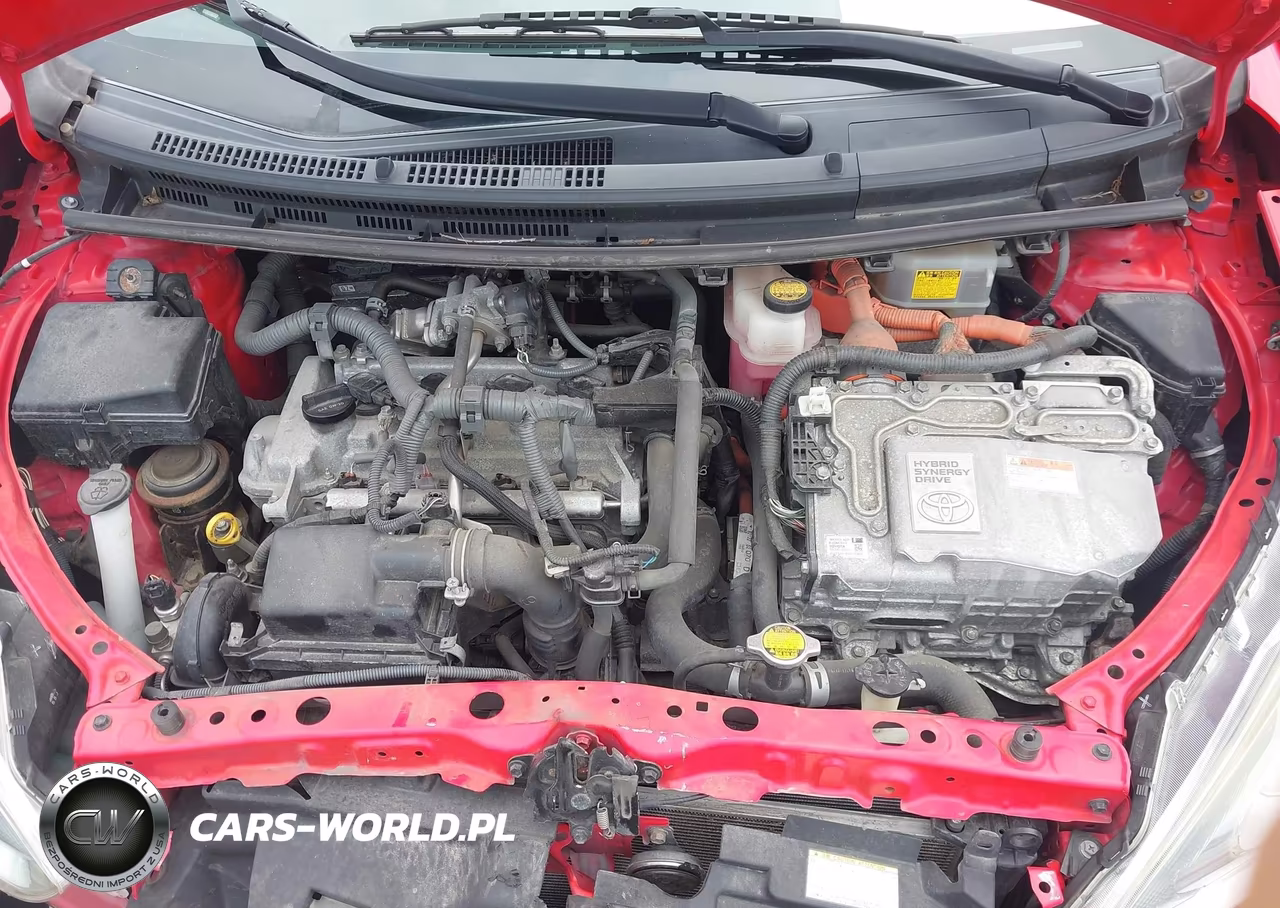2015 Toyota Prius C One VIN:JTDKDTB32F1098361 - 10