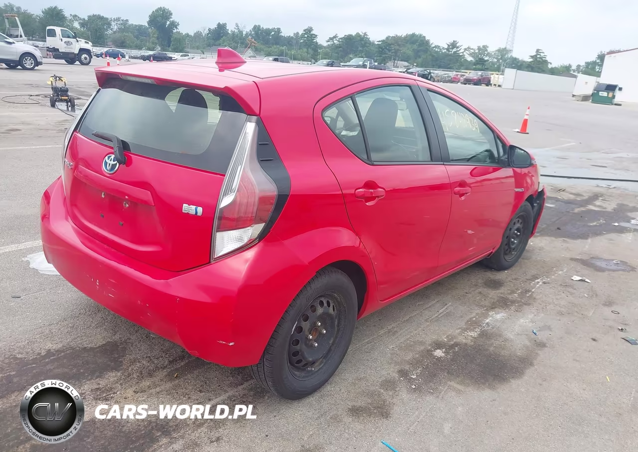 2015 Toyota Prius C One VIN:JTDKDTB32F1098361 - 4