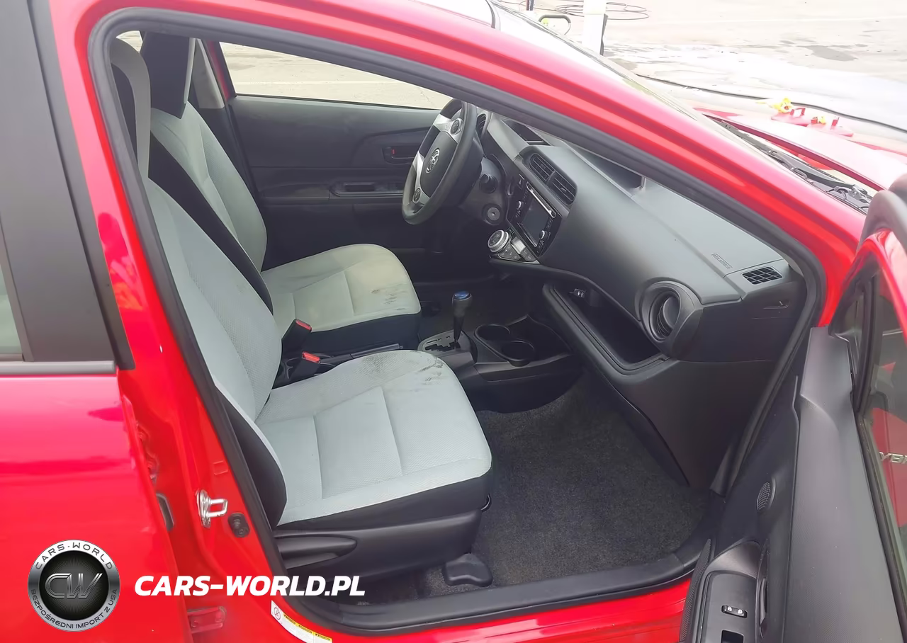 2015 Toyota Prius C One VIN:JTDKDTB32F1098361 - 5