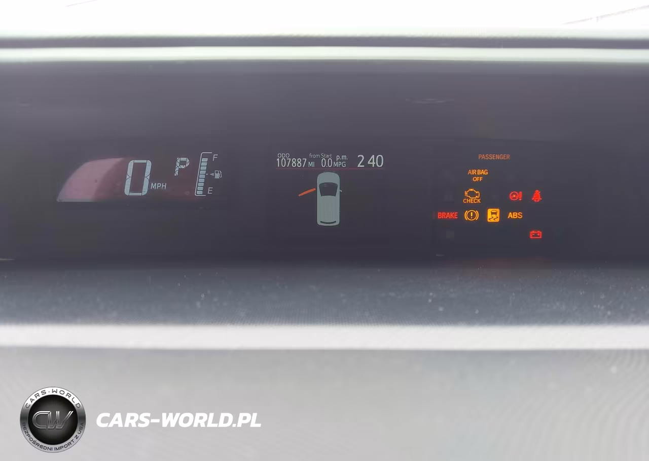 2015 Toyota Prius C One VIN:JTDKDTB32F1098361 - 7