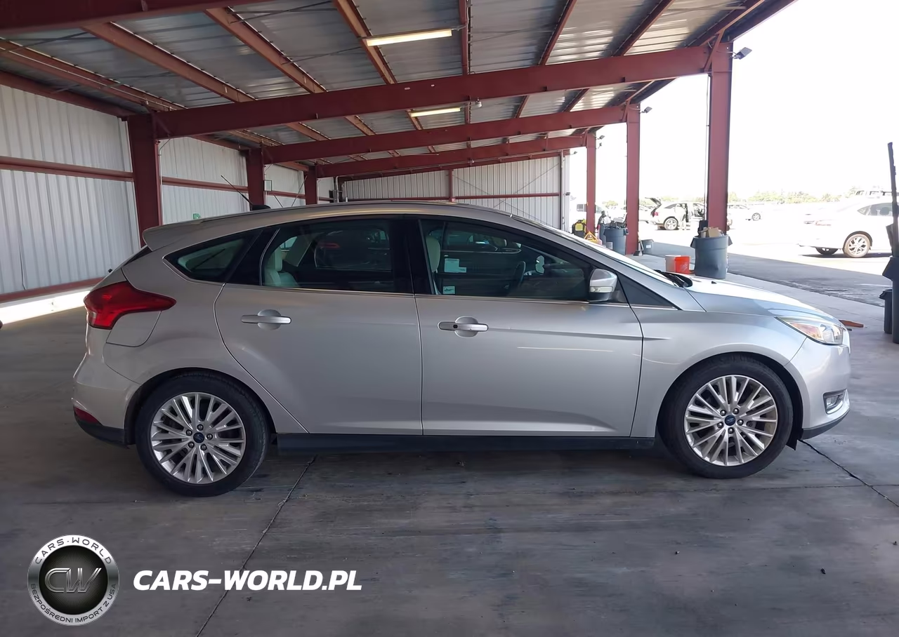 2018 Ford Focus Titanium VIN:1FADP3N26JL314105 - 13
