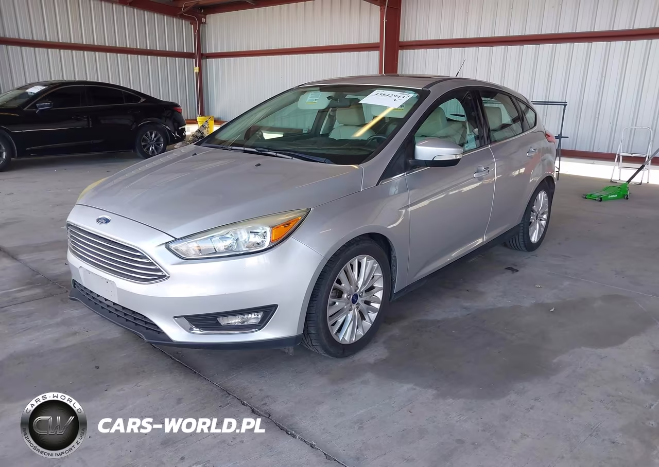 2018 Ford Focus Titanium VIN:1FADP3N26JL314105 - 2