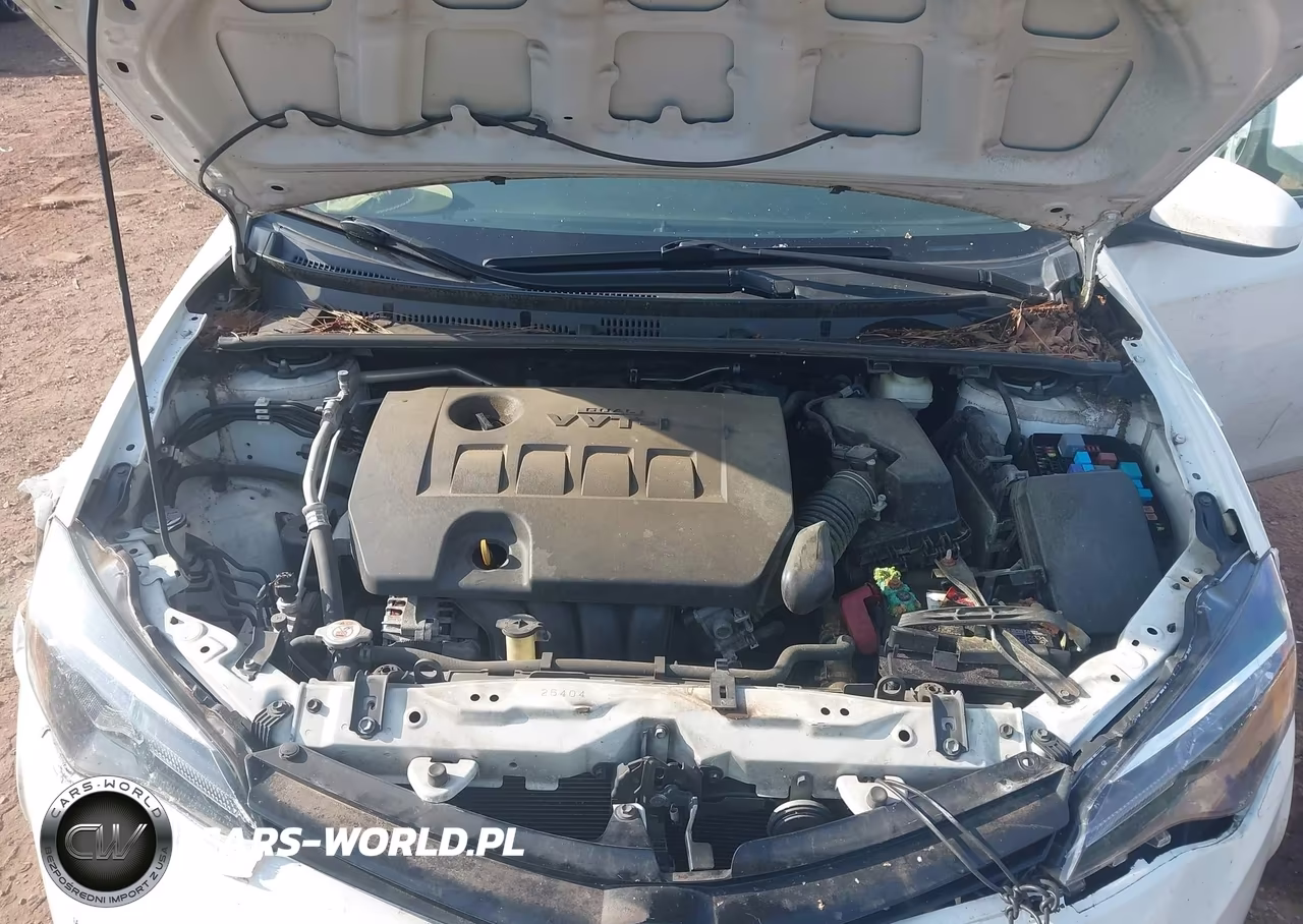 2018 Toyota Corolla Le VIN:5YFBURHE5JP800771 - 10