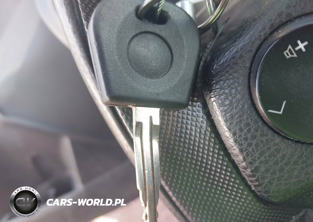 2018 Toyota Corolla Le VIN:5YFBURHE5JP800771 - 11