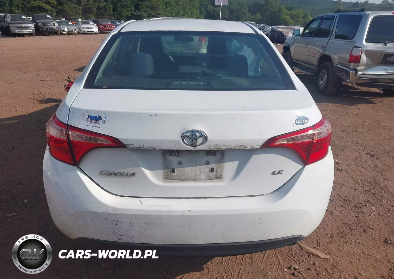 2018 Toyota Corolla Le VIN:5YFBURHE5JP800771 - 16