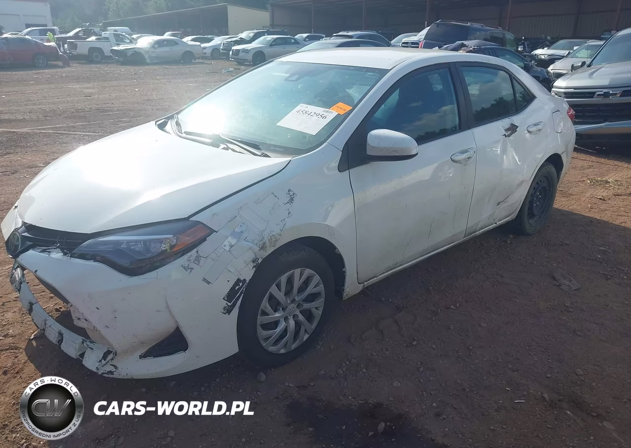 2018 Toyota Corolla Le VIN:5YFBURHE5JP800771 - 2