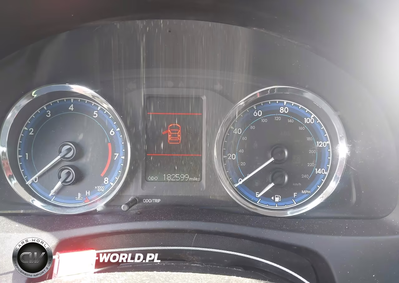 2018 Toyota Corolla Le VIN:5YFBURHE5JP800771 - 7