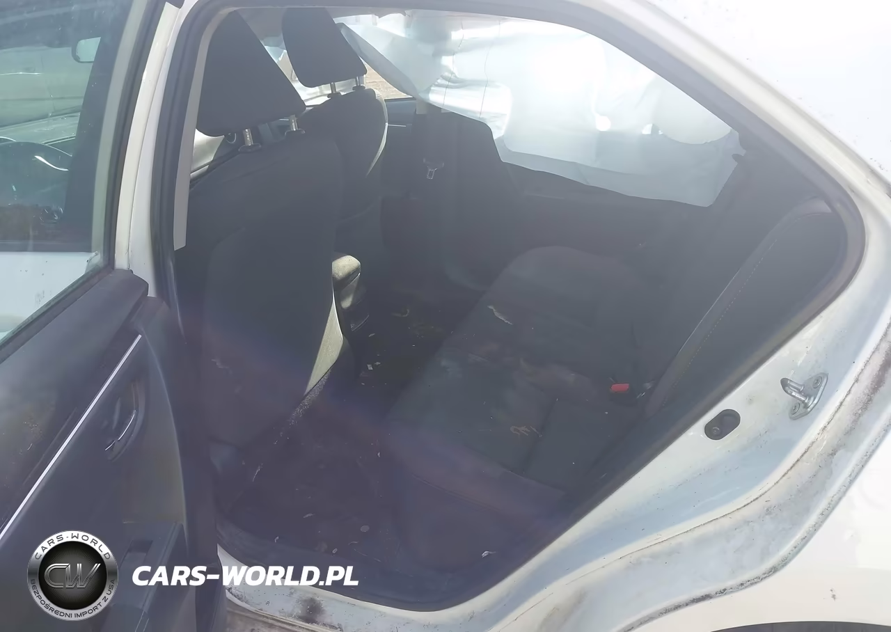 2018 Toyota Corolla Le VIN:5YFBURHE5JP800771 - 8