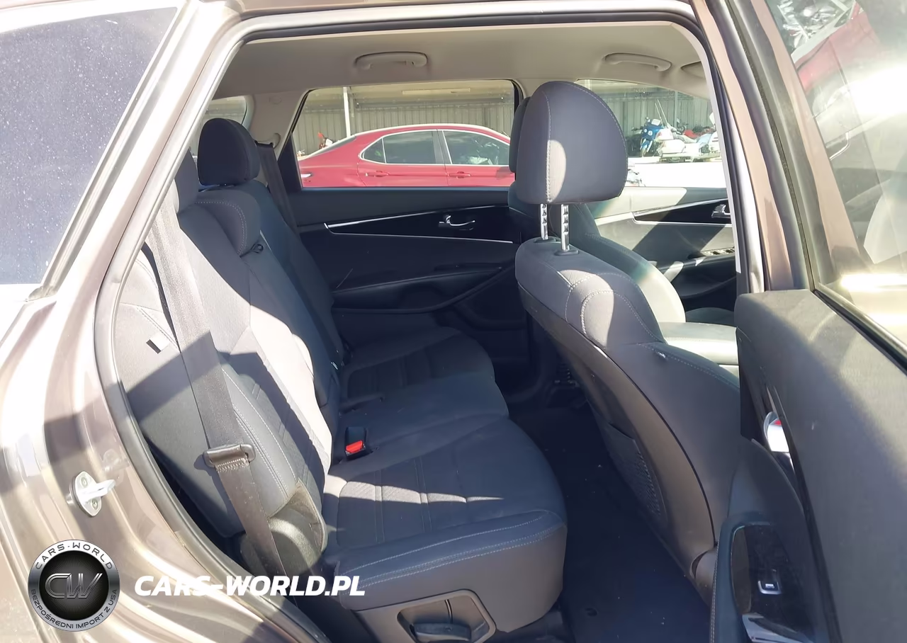 2019 Kia Sorento 2.4L Lx VIN:5XYPG4A32KG547536 - 8