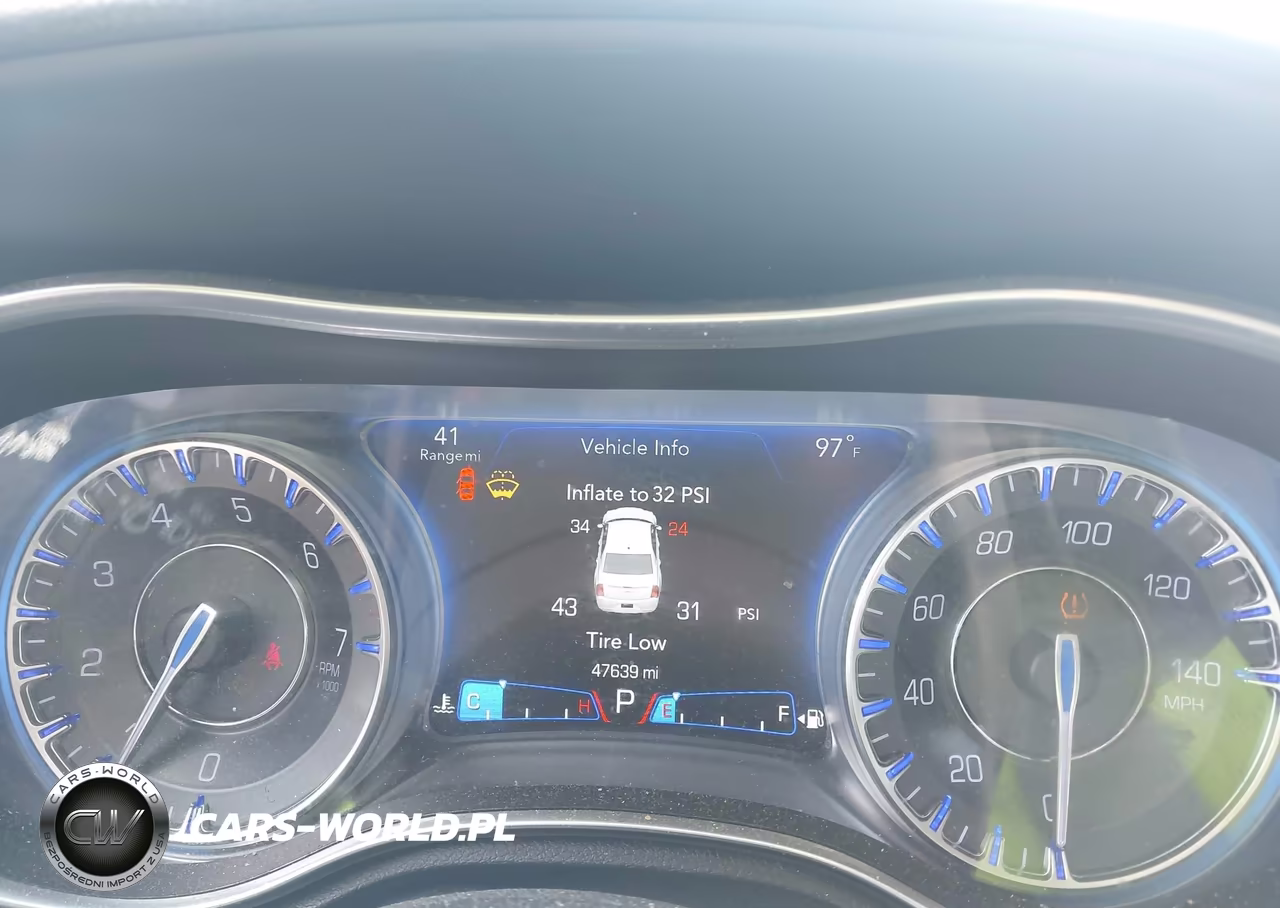 2016 Chrysler 300 Limited VIN:2C3CCAAG1GH313512 - 7