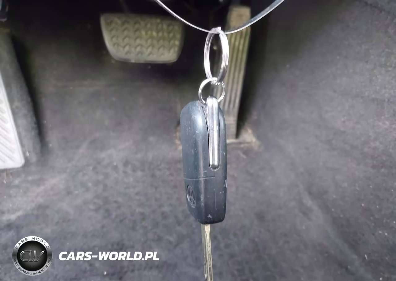 2019 Toyota Camry Le VIN:4T1B11HK0KU796788 - 11