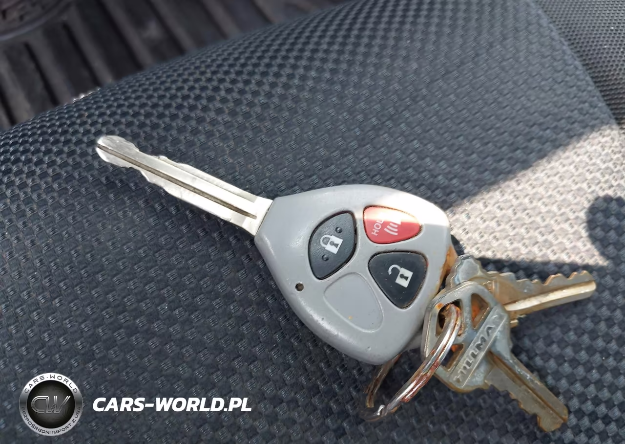 2007 Scion Tc VIN:JTKDE177270176739 - 11