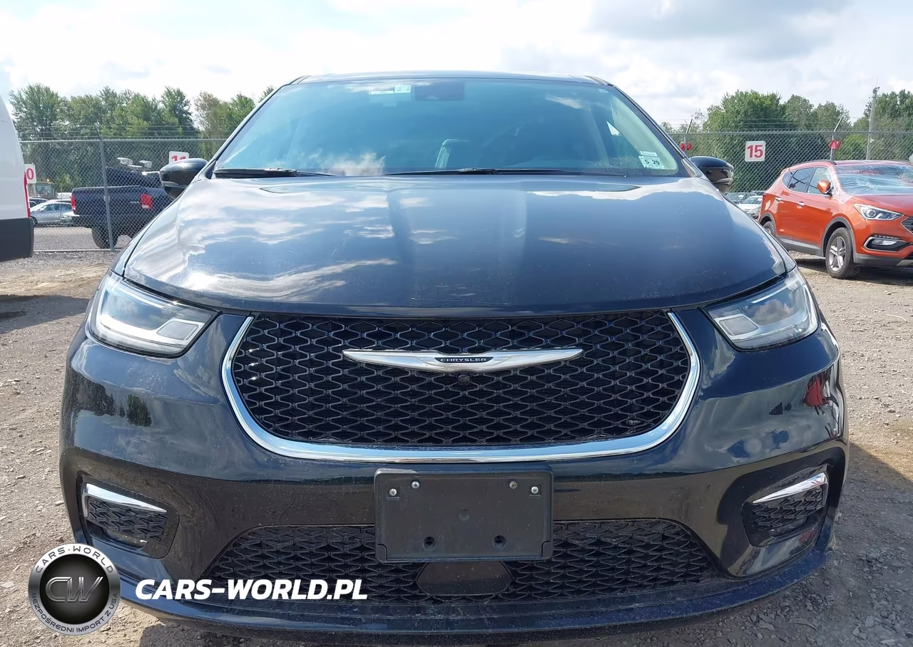 2024 Chrysler Pacifica Hybrid Select VIN:2C4RC1S78RR164453 - 12