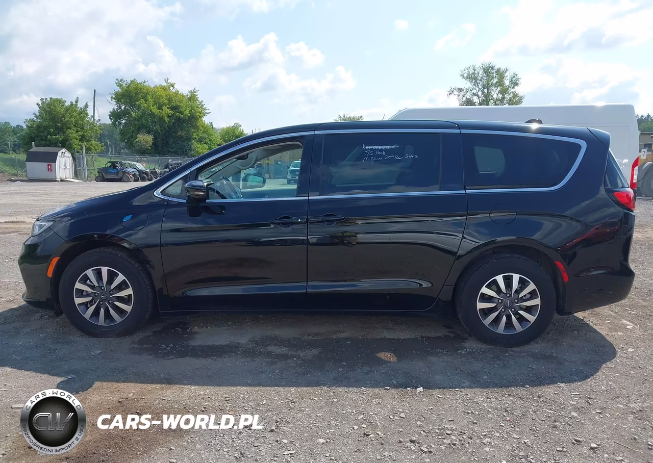 2024 Chrysler Pacifica Hybrid Select VIN:2C4RC1S78RR164453 - 14