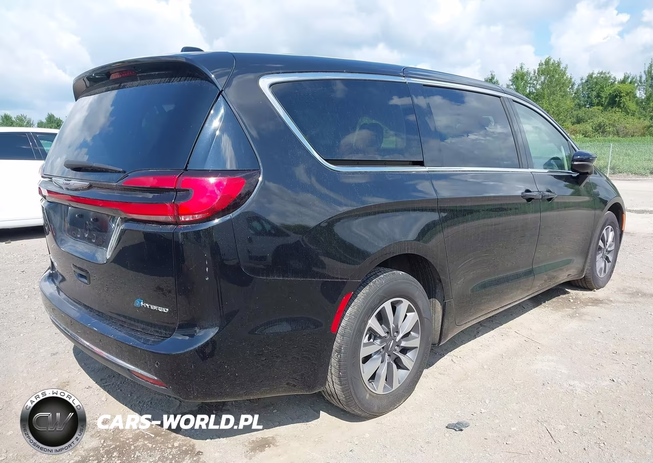 2024 Chrysler Pacifica Hybrid Select VIN:2C4RC1S78RR164453 - 4