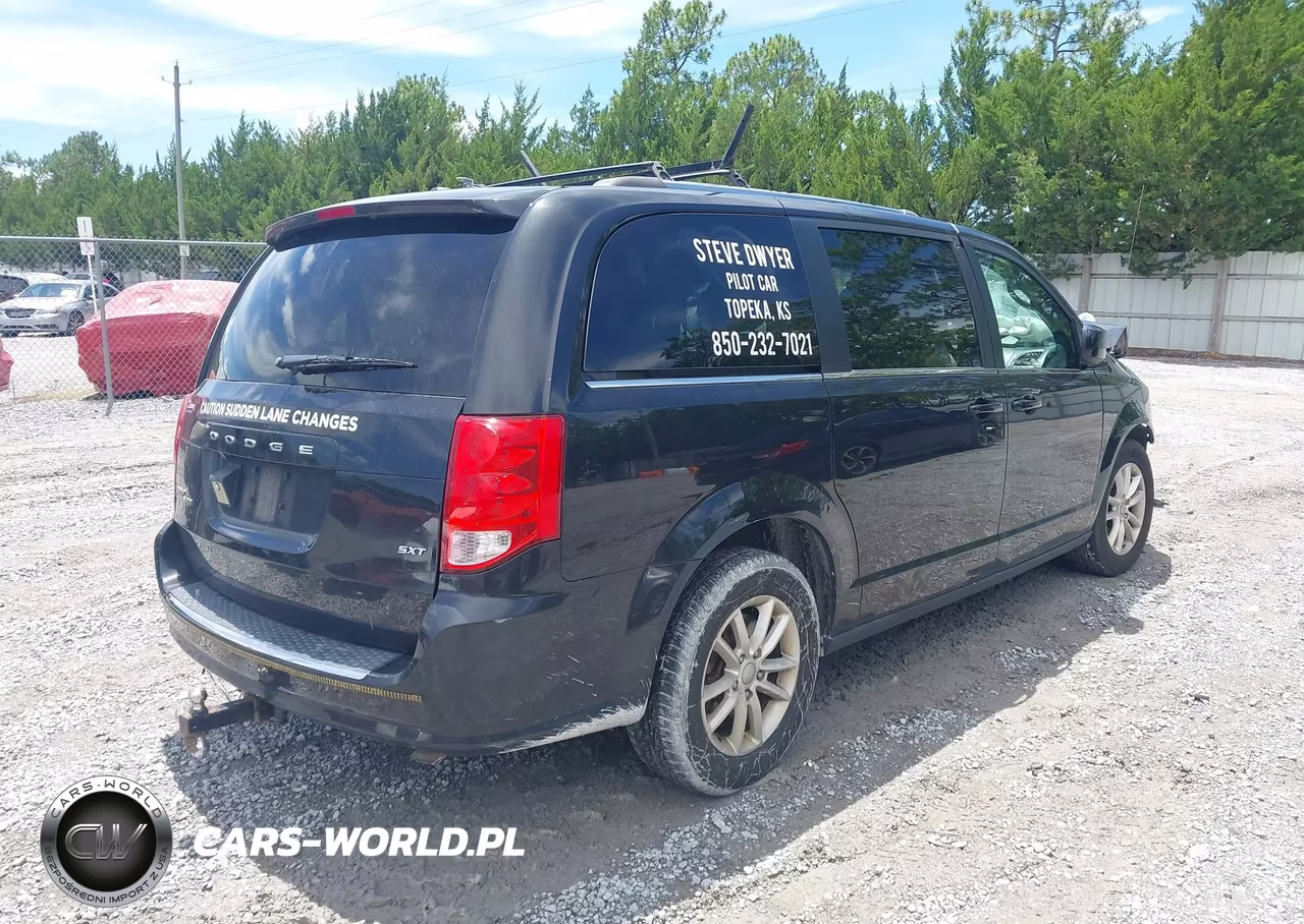 2019 Dodge Grand Caravan Sxt VIN:2C4RDGCG2KR586951 - 4