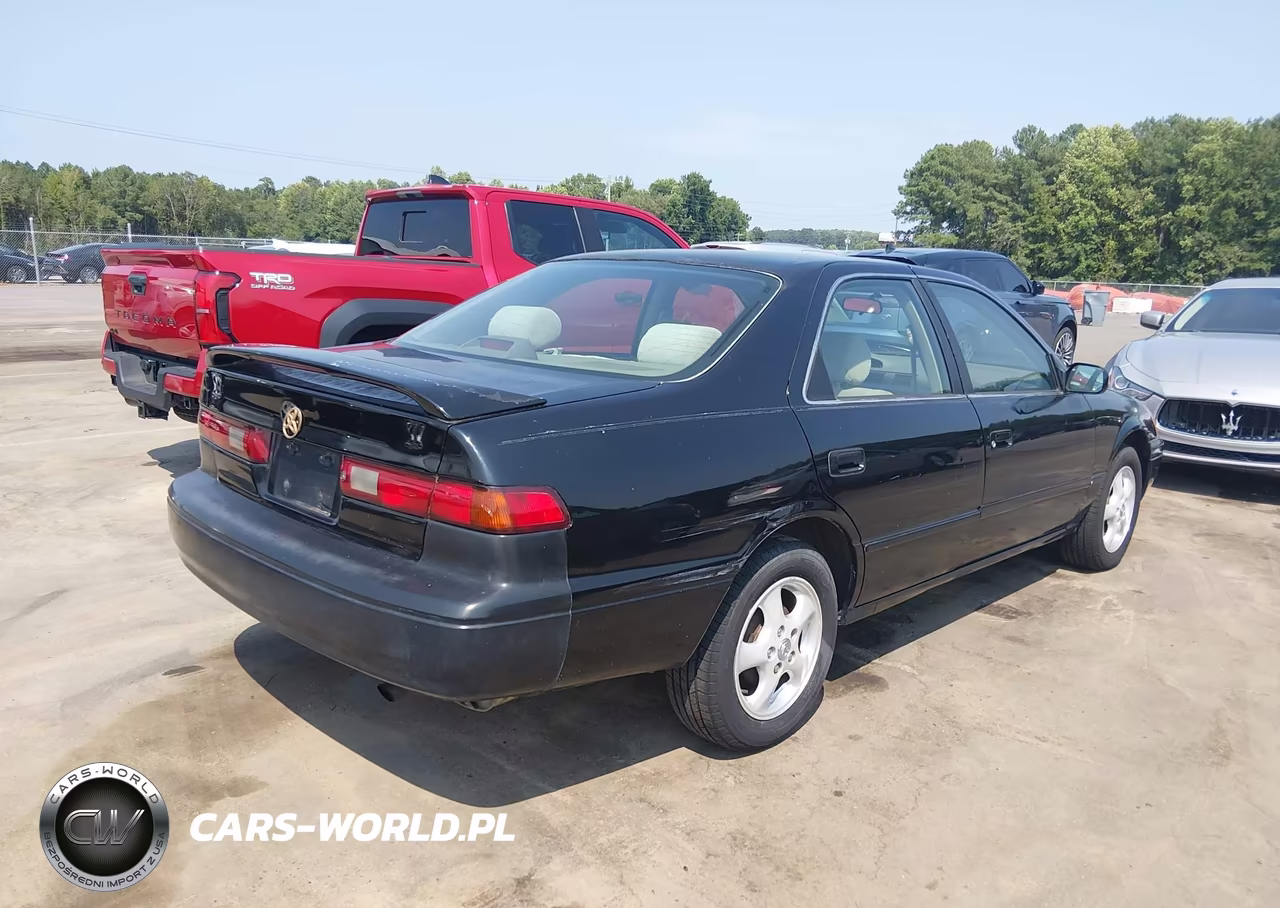 1999 Toyota Camry Le VIN:4T1BG22K9XU615630 - 4
