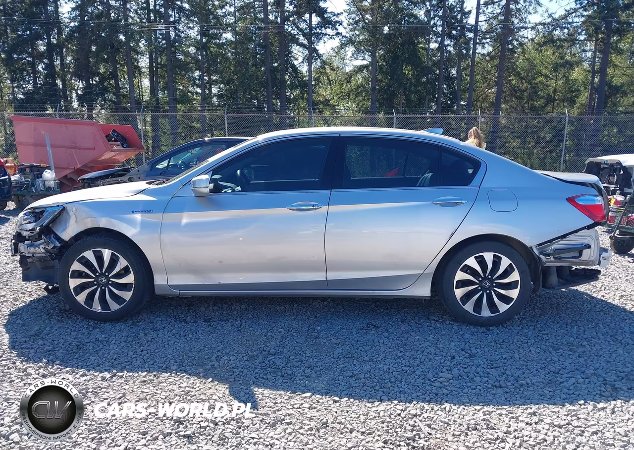 2015 Honda Accord Hybrid Touring VIN:1HGCR6F79FA012937 - 15