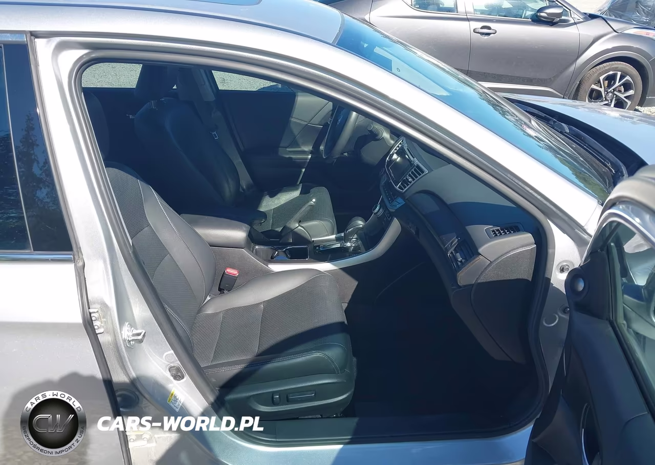 2015 Honda Accord Hybrid Touring VIN:1HGCR6F79FA012937 - 18